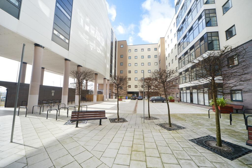 Newport Student Village ภายนอก รูปภาพ