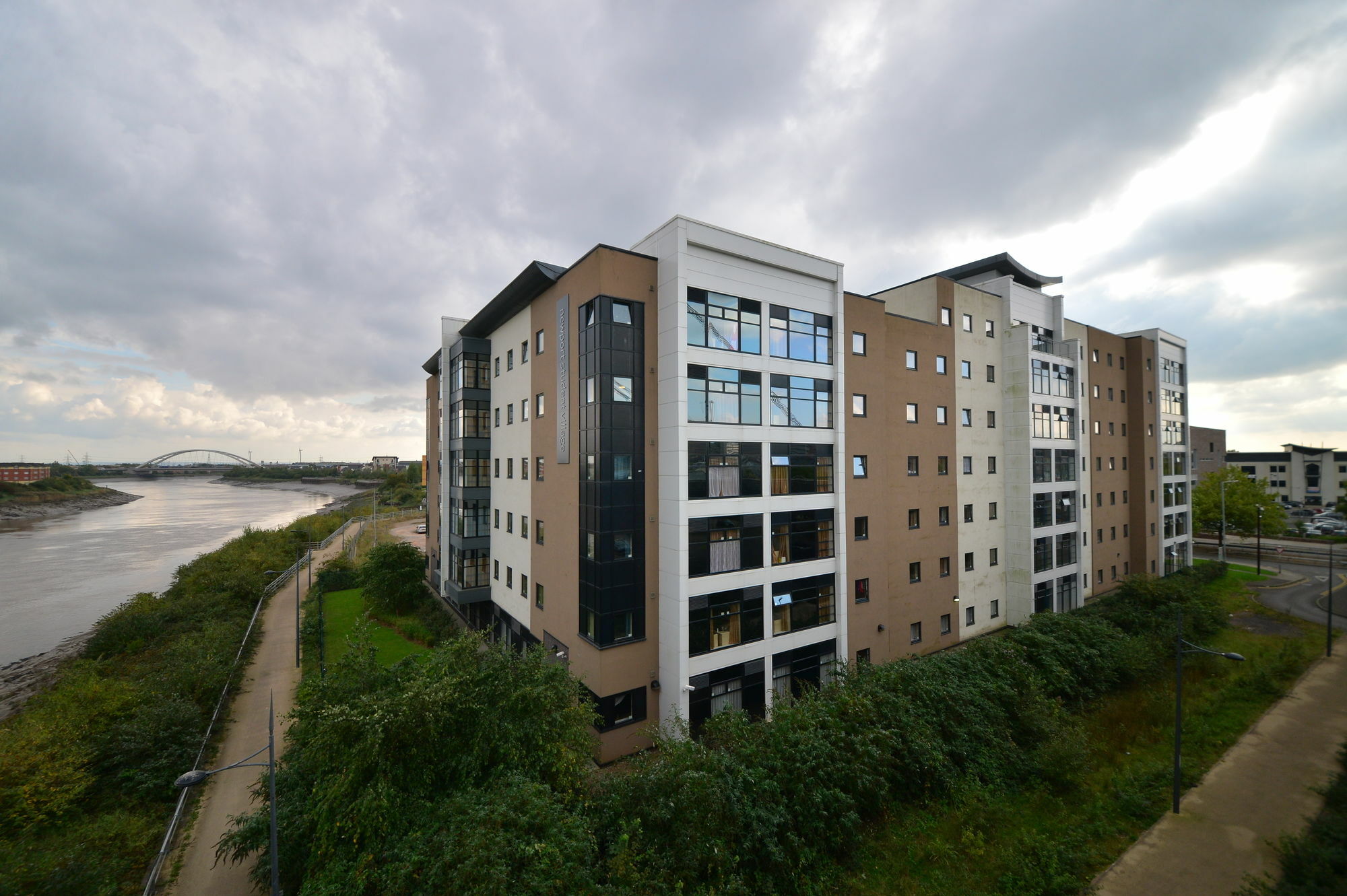 Newport Student Village ภายนอก รูปภาพ